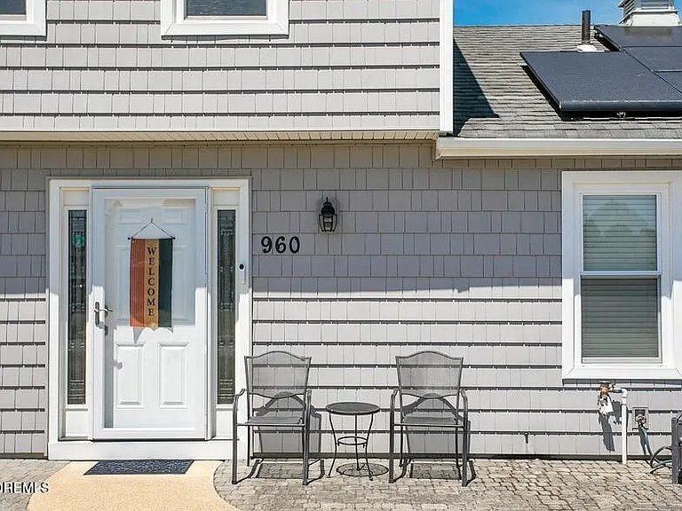 960 Green Hill Blvd — Photo 26