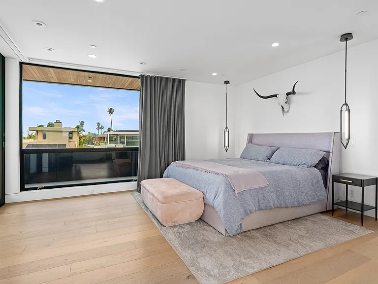 223 Ocean St — Photo 17