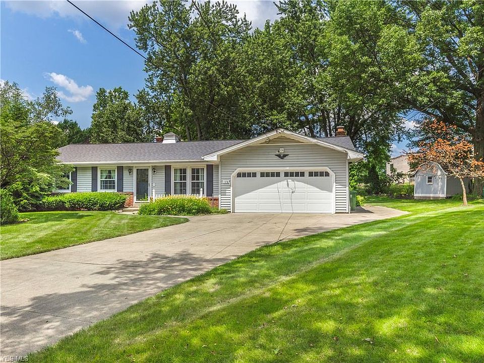 1st image of 186 Green Hill Dr