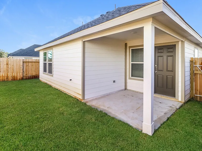 3749 Alexus Dr — Photo 5