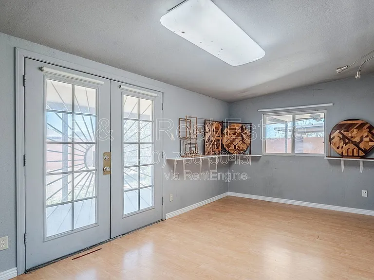 1022 W Apollo Ave — Photo 42