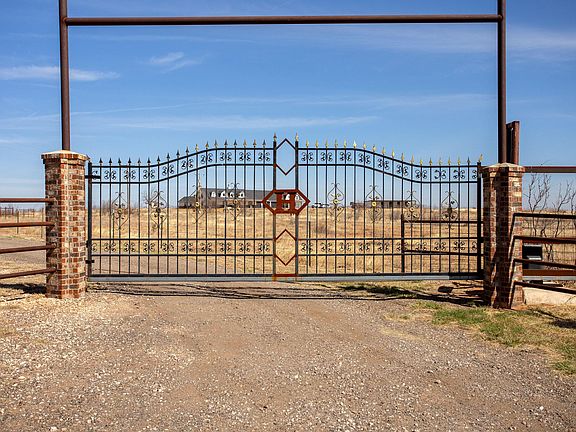 2nd image of 1800 Park Cir S