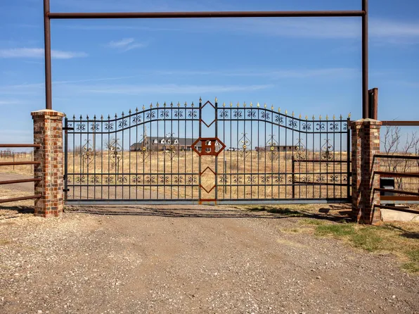 1800 Park Cir S, Amarillo, TX 79108
