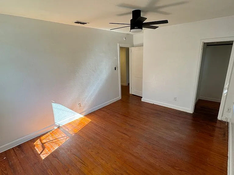 104 Edwards St — Photo 9