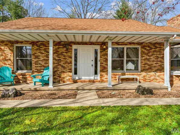 3 Price Dr, Troy, IL 62294