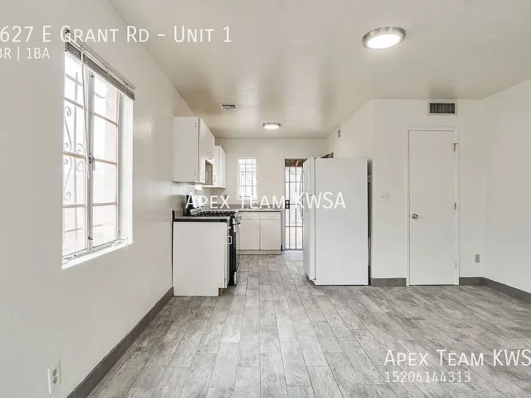 2627 E Grant Rd #1 — Photo 10