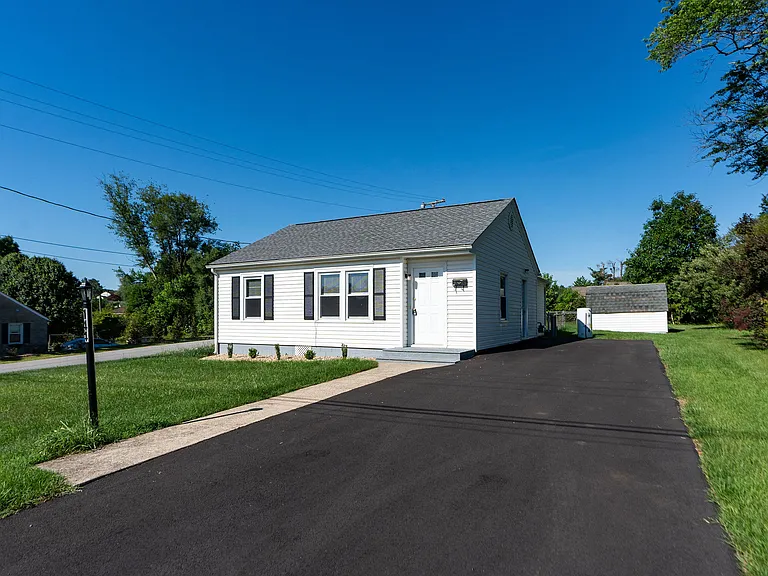 144 River Rd — Photo 33