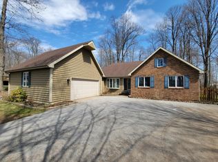 1304 Bartz Rd, Valparaiso, IN 46383