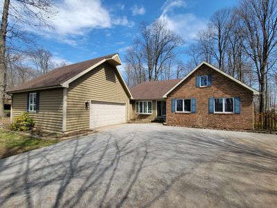 1304 Bartz Rd, Valparaiso, IN, 46383