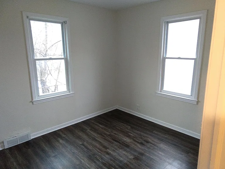 21004 Garden Ln — Photo 7