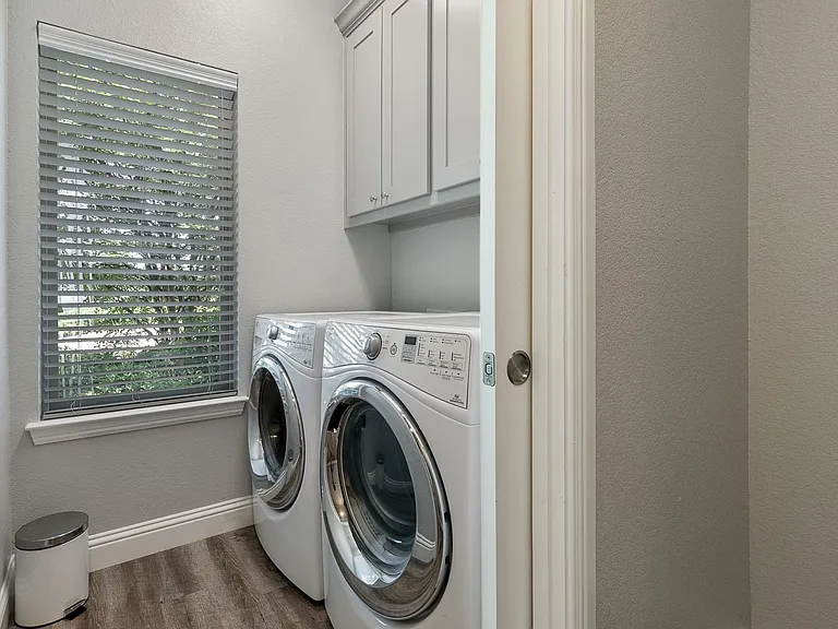 2404 W Lowden St — Photo 7