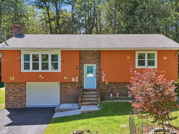8466 Bumble Bee Way, Tobyhanna, PA 18466