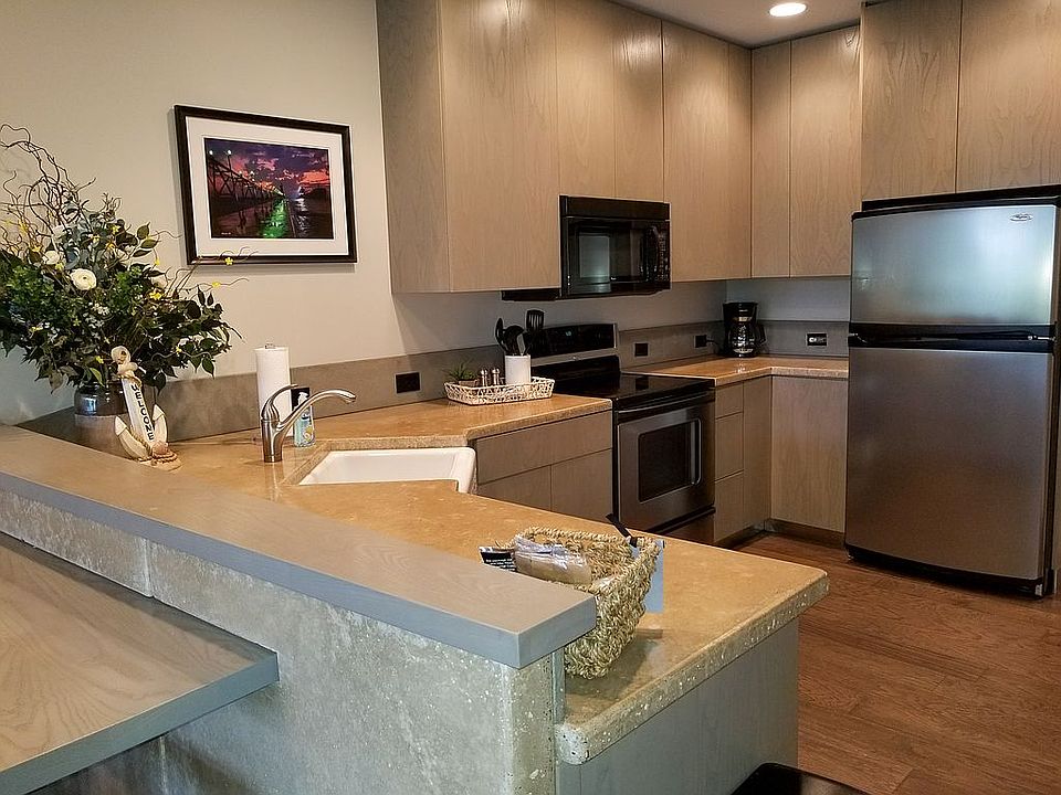 12 Washington Ave, Grand Haven, MI 49417 Zillow