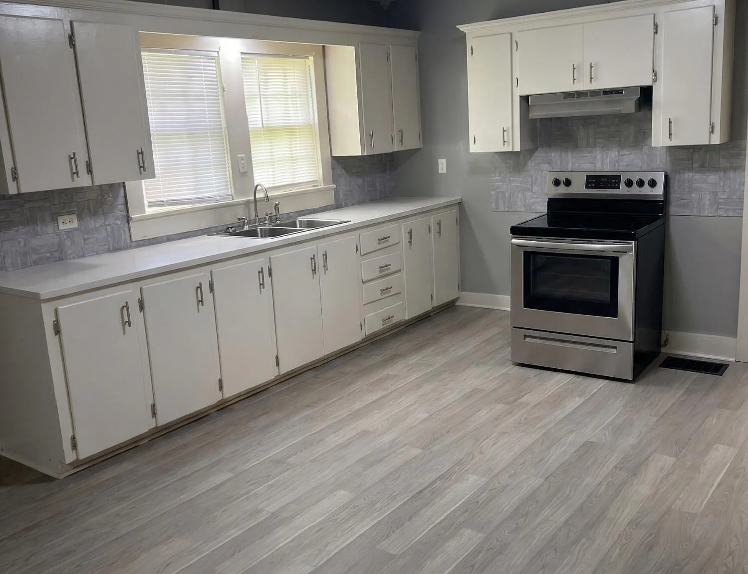 3 bed, 1792 sqft, $850 — Photo 3