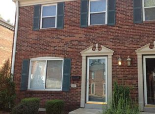 212 Charmers Ct, Saint Louis, MO 63122