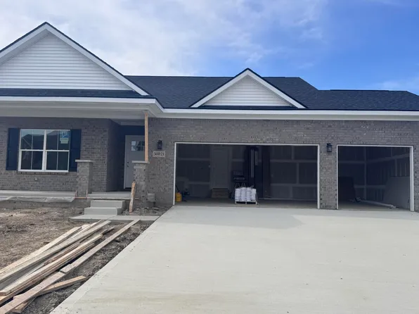 30821 Lower Ridge Dr, New Boston, MI 48164