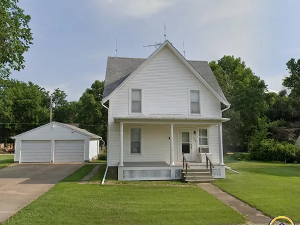 315 W Walnut St, Waterville, KS 66548