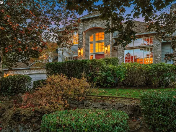 17317 Brookhurst Dr, Lake Oswego, OR 97034