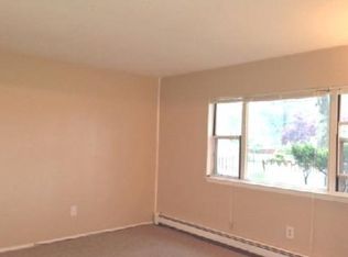 3 Forest Ave, Lake Grove, NY 11755