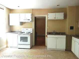 94 Rankin St APT 100, Rockland, ME 04841