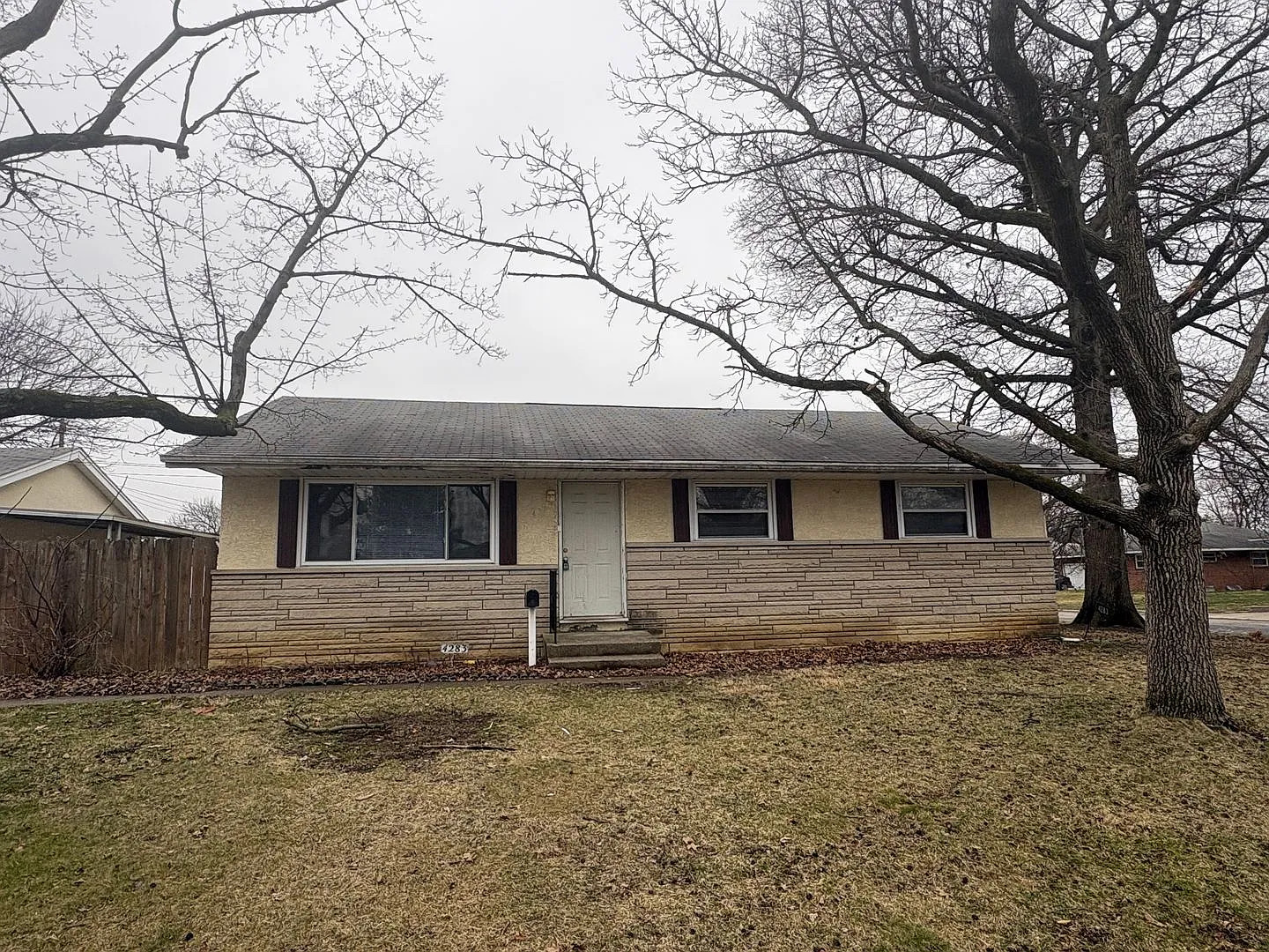 4283 E Mound St photo 1