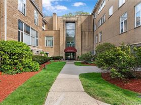 520 Ashford Ave, Ardsley, NY