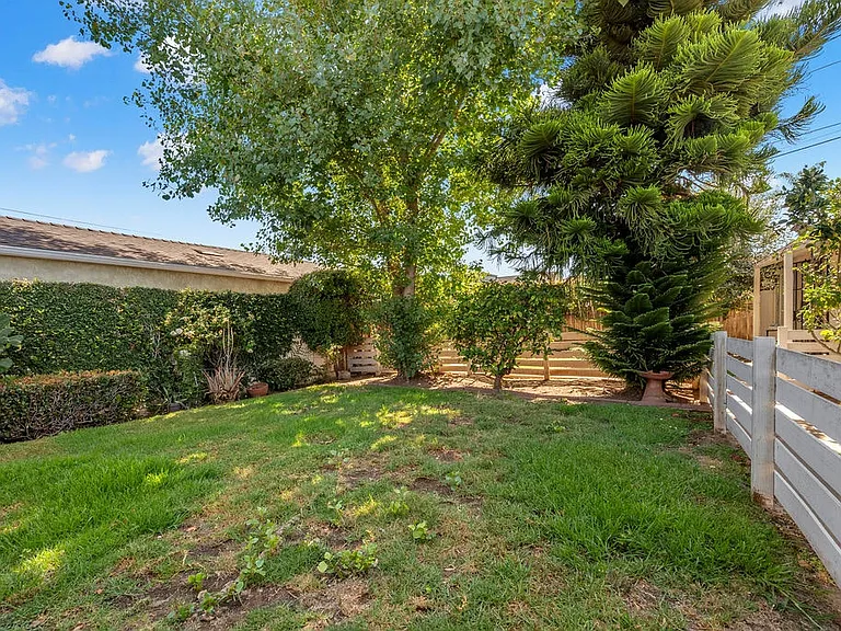 4735 Valencia Dr #FRONT — Photo 24