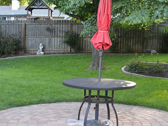 backyard pavers