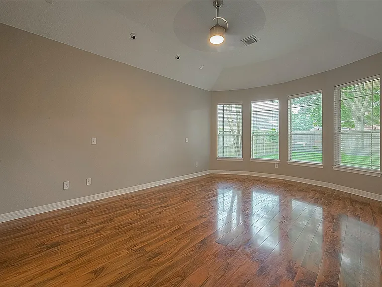 5910 Misty Island Ct — Photo 24