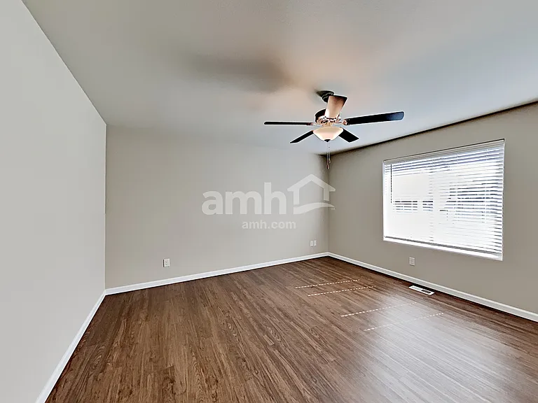 245 Iris Ln — Photo 11