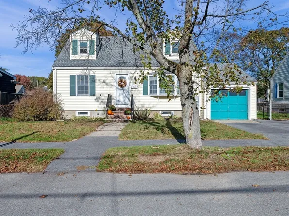 41 Dexter St, Peabody, MA 01960