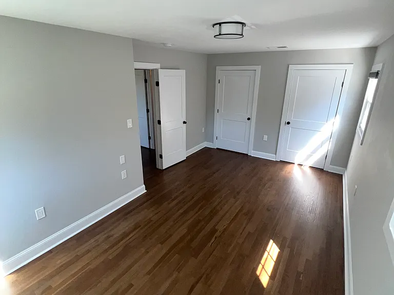 16 Roosevelt Dr — Photo 1
