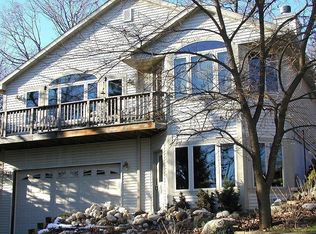 W303N2665 Maple Ave, Pewaukee, WI 53072