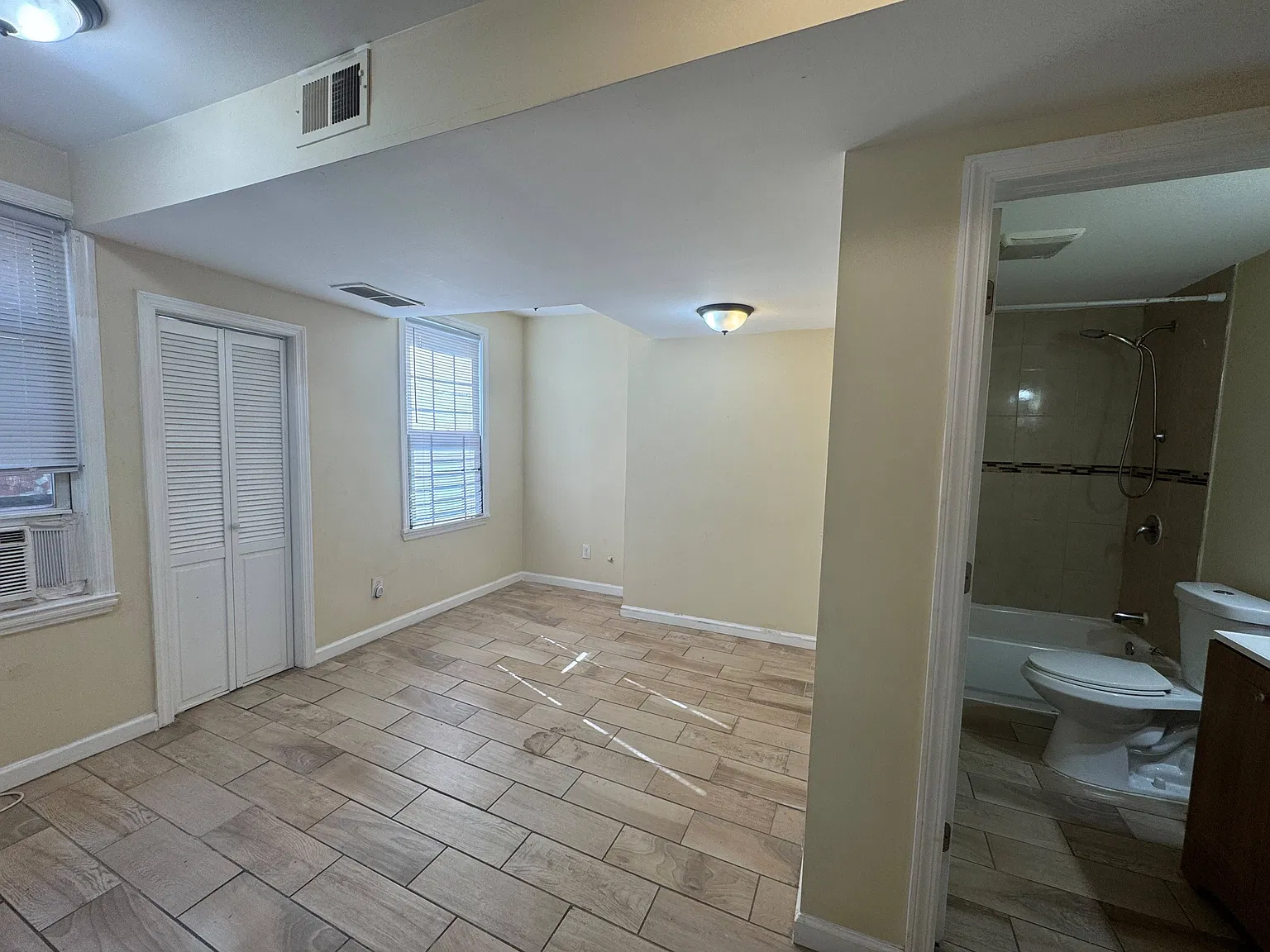 13 Crawford St - 2 — Photo 4