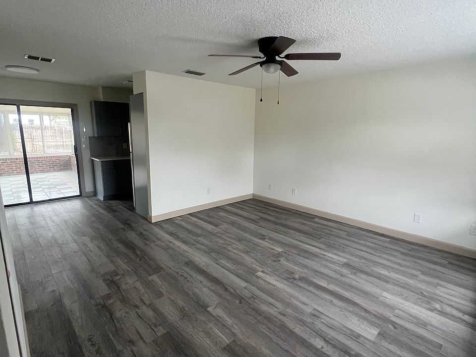 2nd image of 2407 Alden Trace Blvd W