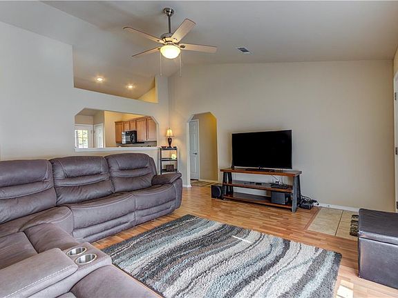 3rd image of 2714 Park Ave
