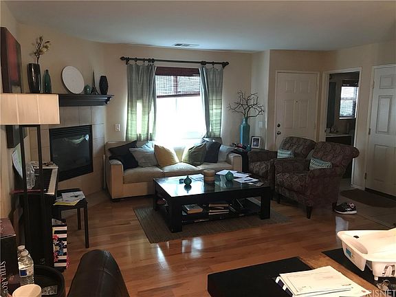 4th image of 9427 Lemona Ave Unit 3