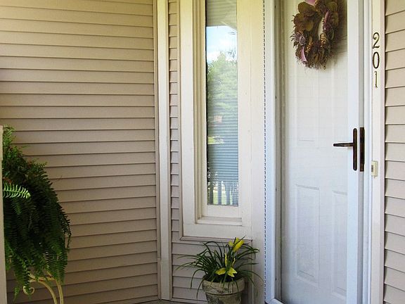 2nd image of 45090 Brae Ter Unit 201