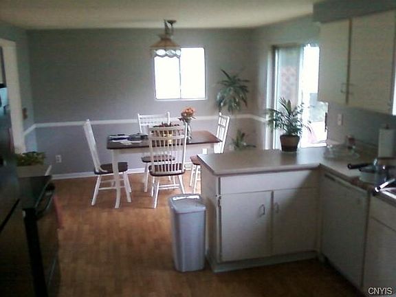 2nd image of 565 Sunflower Dr