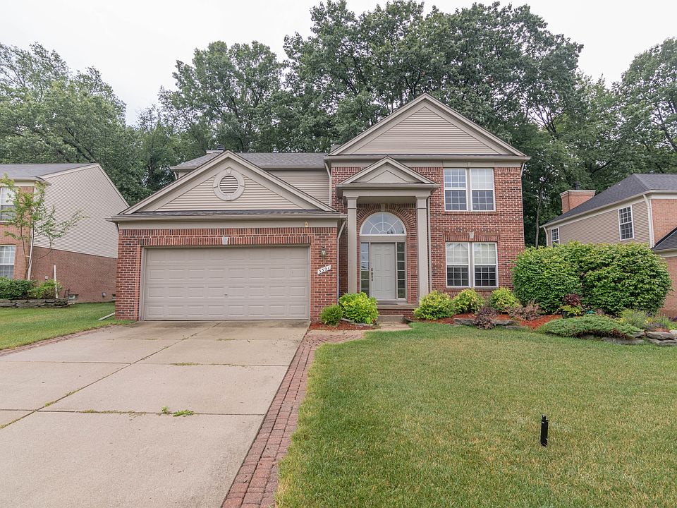1st image of 3321 Yosemite Dr