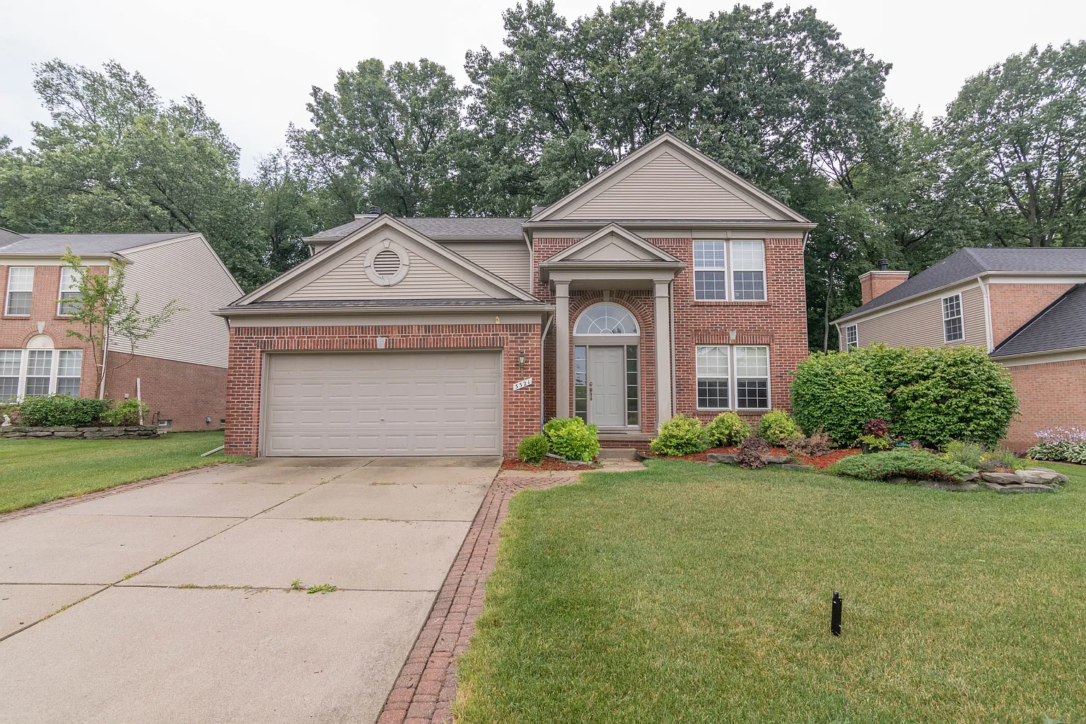 3321 Yosemite Dr photo 1