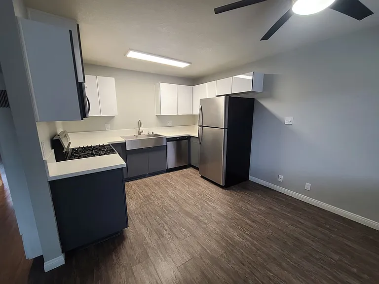 The Circle Apartments at Long Beach — Photo 73