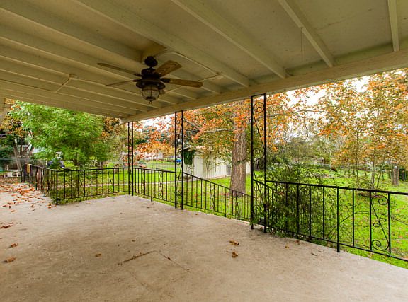 3rd image of 105 Skyview Dr W