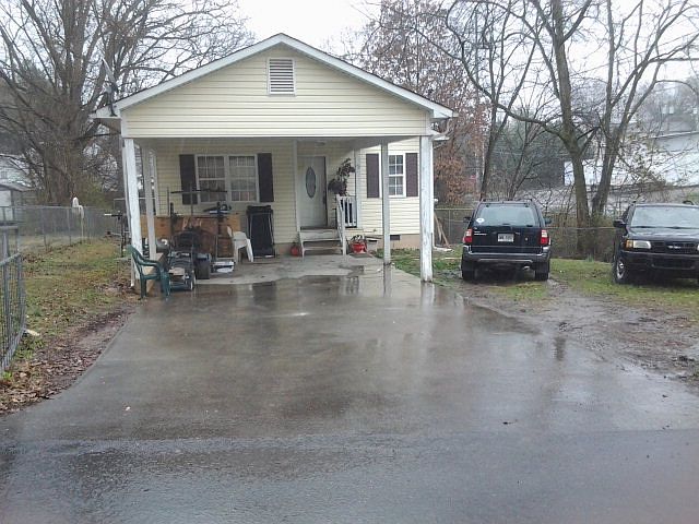 2nd image of 1000 Knox St
