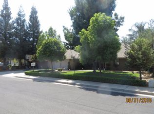 742 Ramblewood Ct, Dinuba, CA 93618