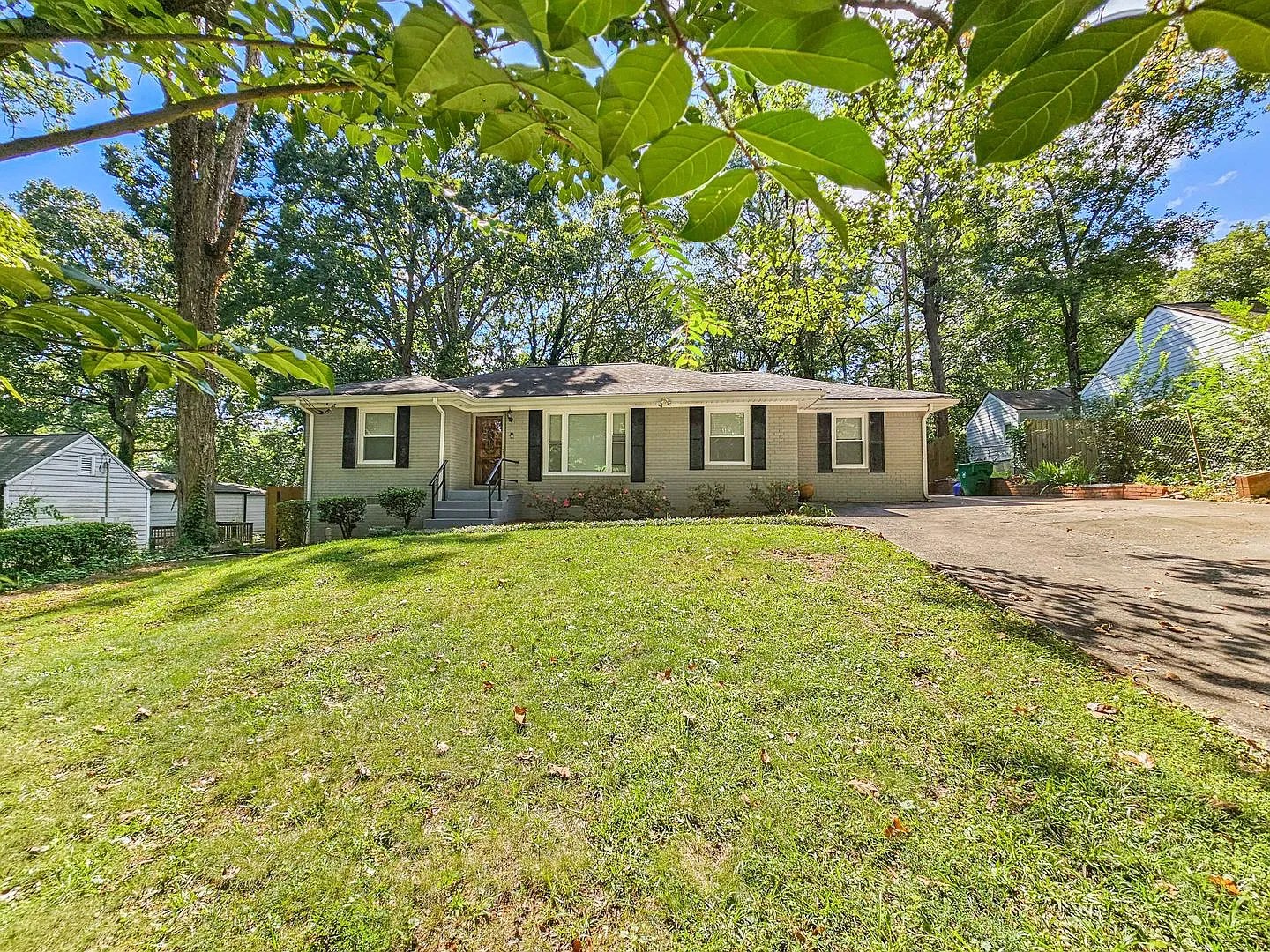 Coming Soon Beautifully Updated 3-Bedroom Ranch In Decatur — Photo 2