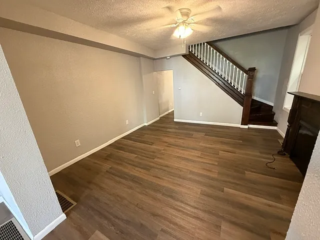 3 bed, 995 sqft, $1,295 — Photo 4