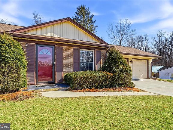 3rd image of 7625 Mountain Laurel Rd