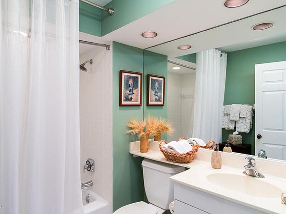 2nd image of 5220 W Harbor Village Dr APT 103