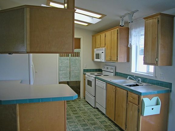 3rd image of 865 Carriage Ct #30